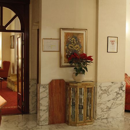 Hotel Pace Helvezia Рим Экстерьер фото